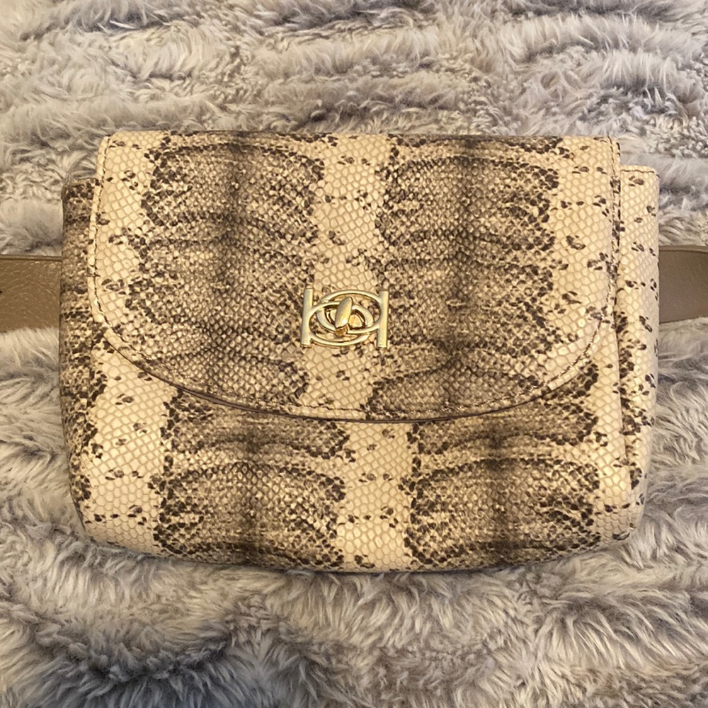 Woman waist bag